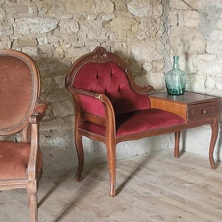 Nuit Insolite, Chambre Au Dessus D'Une Etable La Chapelle-Themer Extérieur photo